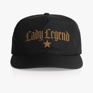 LADY LEGEND Schwarze Surfmütze | Schwarz und Gold, Strandhut, Goth Streetwear, Strand Goth, Sommer Goth, Sommer Vibes, Goth Hut, feministischer Hut