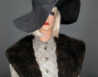 Black faux fur Stole