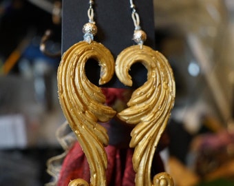 Flourish earrings in Gold, lightweight, first run