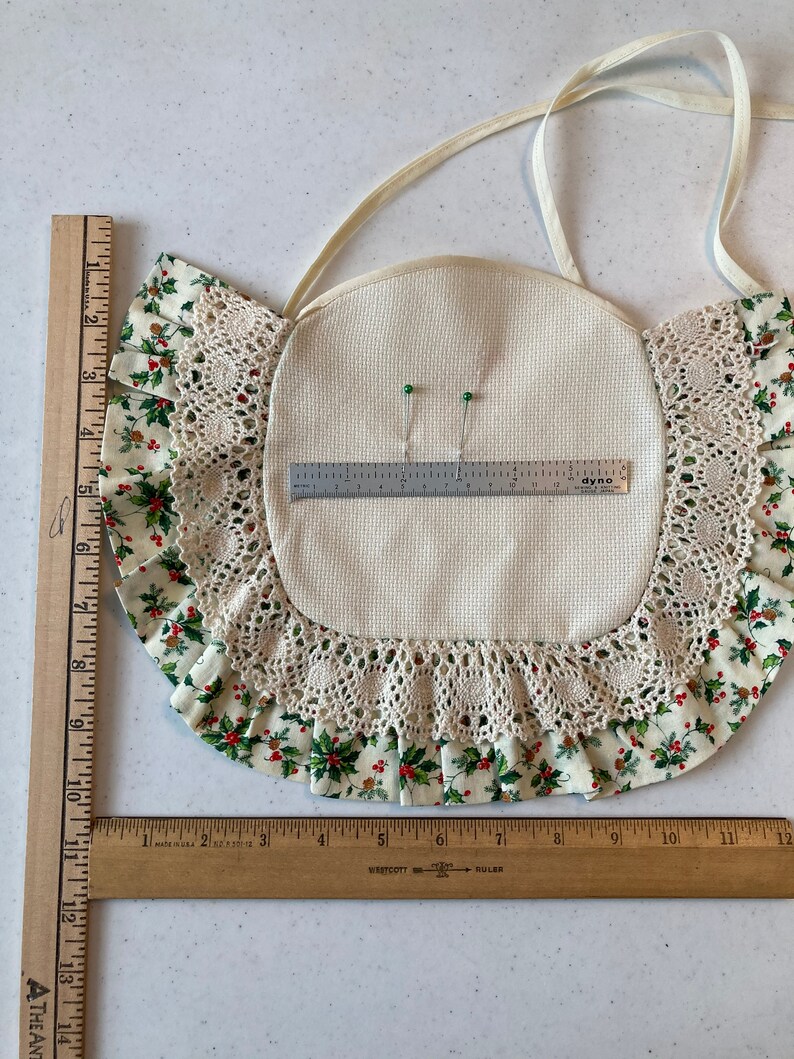 Christmas Cross Stitch Blank Liner Topper Bib with Calico and Cluny Crochet Lace Trim 14 ct Ivory Aida New Vintage