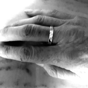 Adjustable hammered silver ring 925, UNISEX, customizable, ENGRAVING OPTION, ring, man, rustic, viking, adjustable, open, hammered bangle, gift image 4