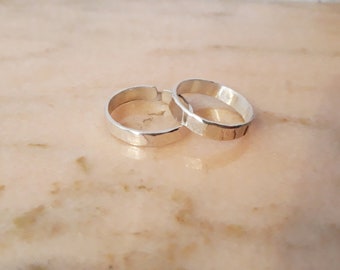 Adjustable hammered silver ring (925) with message, unisex, customizable, engraving option, ring, men's, rustic, Viking, adjustable, hammered band, gift