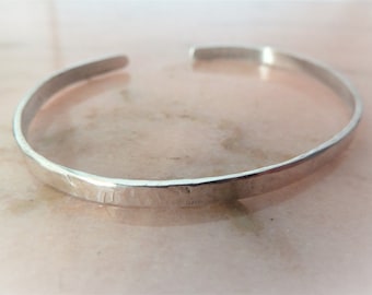 Hammered silver bracelet half adjustable bangle 925, UNISEX, adjustable, hammered bangle, cuff bracelet, gift for women and men