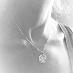 Collier personnalisé prénom argent massif médaille porte bonheur cadeau personnalisé, cadeau baptème image 3