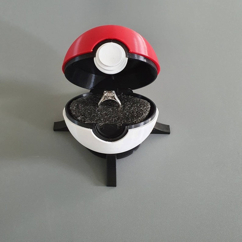 Boîte et support pour bagues Pokeball image 5