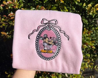 Camiseta bordada con medallón de Mickey y Minnie de Disneyland, suéter de Mickey y Minnie de Disneyland, sudadera con capucha bordada con personajes de Disney
