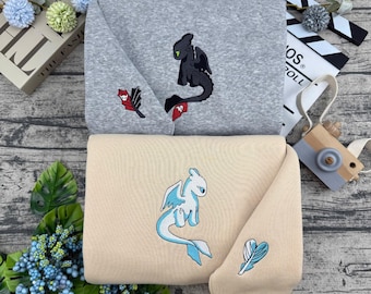 Ohnezahn und Light Fury Besticktes T-Shirt, Ohnezahn und Light Fury Paar Passender Pullover, Drachenzähmen Stickerei Hoodie