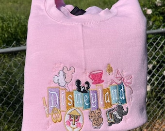 Geborduurd Disneyland T-shirt, Disneyland Icons-sweatshirt geborduurd, Disney Vacation-hoodie, Disney Park-trui, Disney Matching T-shirt