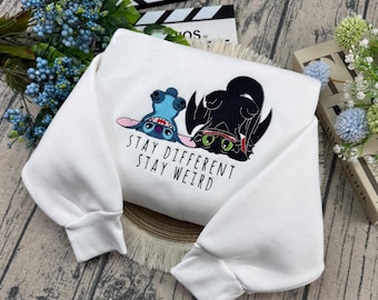Stich Und Ohnezahn besticktes T-Shirt, Bleib anders Bleiben Sie seltsam Stickerei Pullover, Disney-Charakter Hoodie, Stich und Ohnezahn T-Shirt