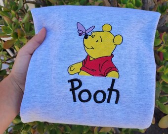 Camiseta bordada de Winnie the Pooh de Disneyland, sudadera bordada de vacaciones en Disneyland, sudadera con capucha de oso Pooh de Disney, regalo para fans del oso Pooh