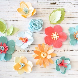 Vilt wilde bloempatronen sjabloon; 5 vilten of papieren bloemen zonder naaiwerk; Patroon PDF, SVG gesneden bestand; Feestartikelen, kransen, Cricut, silhouet