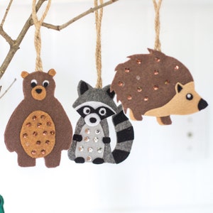 10 Woodland Animals PATTERN felt ornaments, PDF no sew ornament, SVG cut files, gift plushie, fox, owl, woodland nursery decor image 3