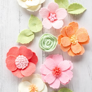 Vilten bloempatronen sjabloon; 5 vilten of papieren bloemen zonder naaiwerk; Patroon PDF, SVG gesneden bestand; Feestartikelen, kransen, Cricut, silhouet