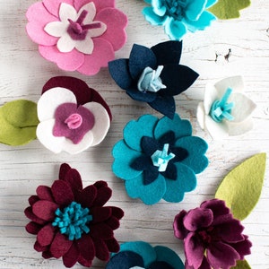 File SVG di fiori di feltro per Cricut, Silhouette; Modello di file con taglio floreale; Modello PDF fiori di carta; Per capelli, gioielli, decorazioni per la casa, ghirlande