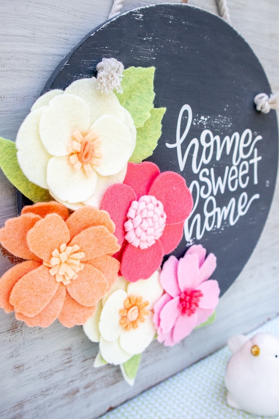 DIY Felt Flowers - Free Printable Template * Moms and Crafters