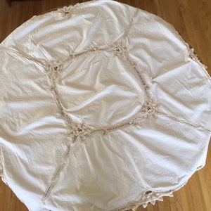 Cream with Lace Tablecloth