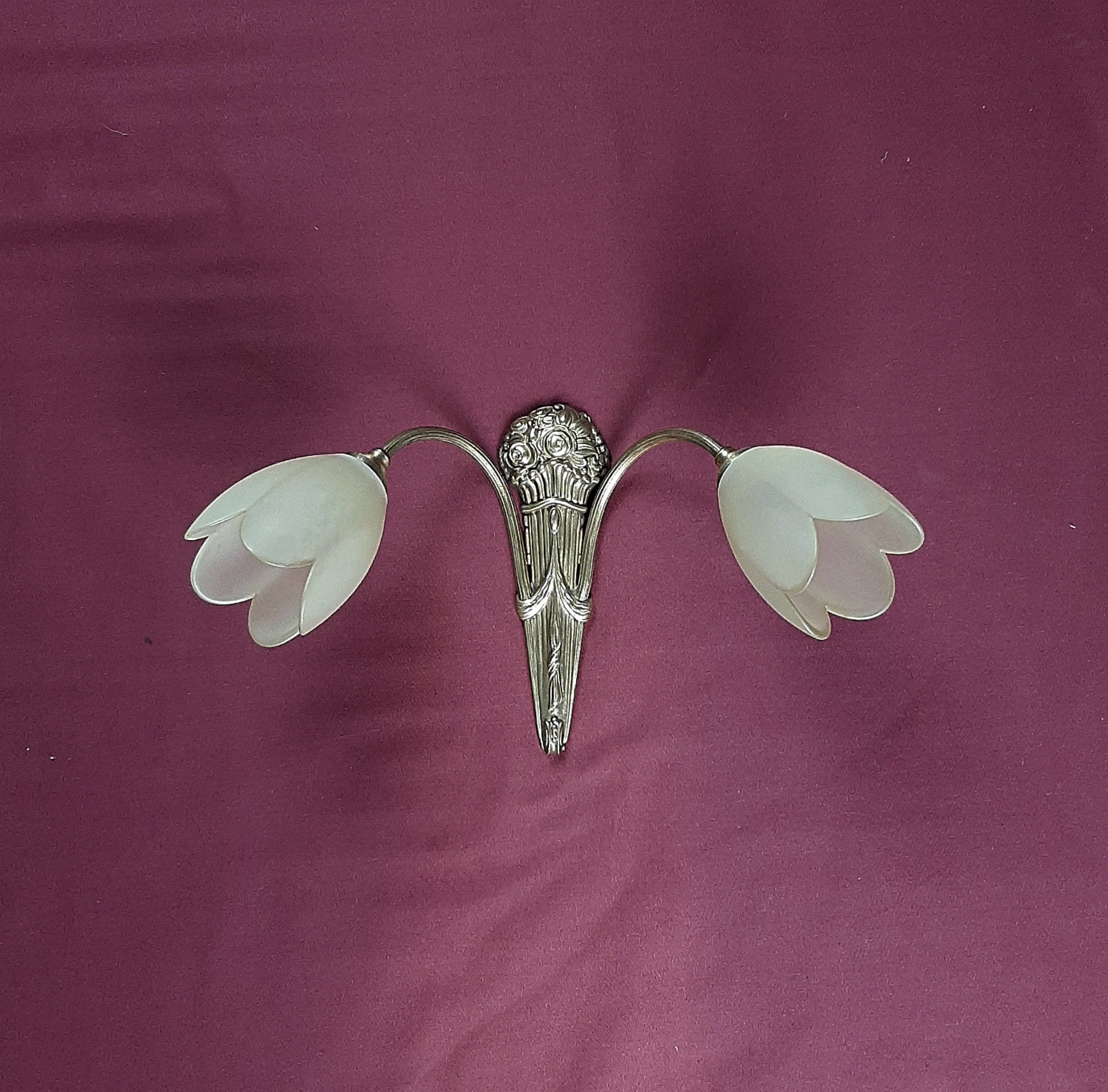 P. Gilles Applique Murale Art Déco Superbe Bronze avec Gracieuses Nuances en Forme de Tulipe Jaune C