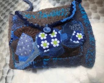 Tasche, Unikat handgemacht, blau, boho, Jeans, TRANSFORMATION OF BLUE, art, upcycling, nachhaltig, Blumen, folk art, Geschenke Frauen