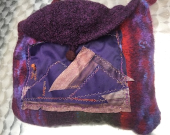 SAC, unique fait main, boho, upcycling, durable, CLEOPATRA, art populaire, upcycling, feutre, rouge, violet, cadeaux pour femmes, printemps