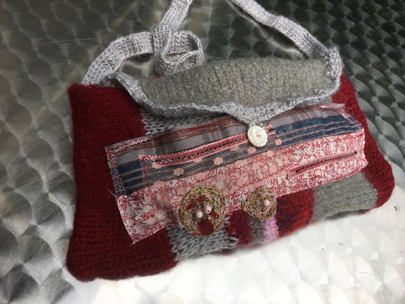 TASCHE, Unikat handgemacht, boho, upcycling, rot rosa, ROSE GARDEN, Filz, retro, Geschenke Frauen, nachhaltig, upcycling, folk art, Frühling zdjęcie 2