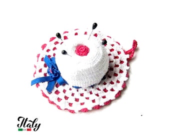 Bonnet au crochet blanc et rose vif en coton 4.3 inc (11 cm) pour les amoureux de la couture - Fabriqué en Italie