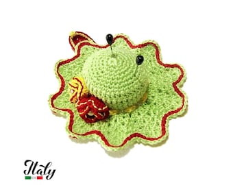 Green and Red crochet hat pincushion in cotton 4.1 inc (10.5 cm) for Sewing Lovers - Made in Italy