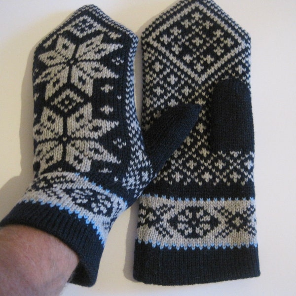 Men Two-layer knit Mittens of Natural Estonian wool yarn Nice Scandinavian Classic with Knit Christmas Star Safe Warm Soft Dense for hands