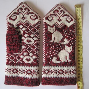 Women Double knitting Mittens Natural Merino Estonian wool yarn Nice Classic Knit Pattern Cats Cozy Warm Soft Dense for hands