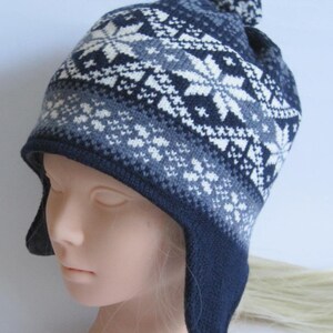 Cappello caldo lavorato a maglia in stile scandinavo con fodera in pile naturale e paraorecchie, filato di lana merino naturale, cappello sportivo per tutte le stagioni, taglia: 56-58 cm
