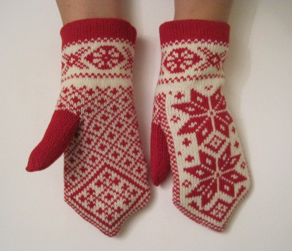 Women Two-layer Knit Mittens of Natural Wool Yarn Scandinavian