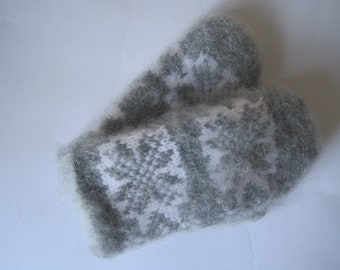 Nordic Knit and Felt Baby mittens of Natural Goat Down yarn Very Nice soft warm for hands skin Classic Norwegian ornament snowflake pattern