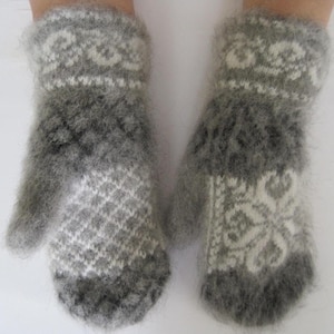 Selbu Norway Rose Pattern Knit and Felt of natural Goat Down yarn Women Mittens Nice Warm Soft for hands Scandinavian Design
