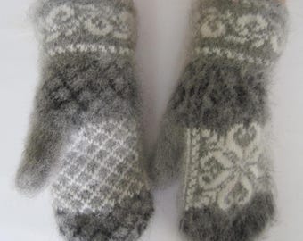 Selbu Norway Rose Pattern Knit and Felt of natural Goat Down yarn Women Mittens Nice Warm Soft for hands Scandinavian Design