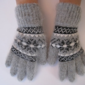Traditional and Fashion Norway Snowflake Pattern Knit and Felt Quality Natural Goat Down Wool Women Gloves Nice Warm Soft for hands skin