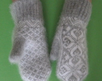 Selbu Norway Rose Pattern Knit and Felt of natural Goat Down yarn Women Mittens Nice Warm Soft for hands Scandinavian Design