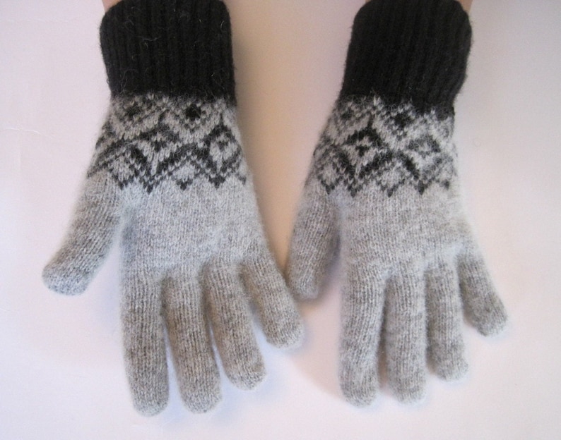 Gants pour hommes Style scandinave traditionnel Modèles de mode folklorique de Norvège Tricot Feutre Fil de laine Angora naturel de qualité Agréable Chaud Doux pour les mains image 2