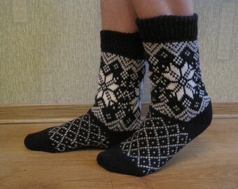 Gestrickte natürliche Merinowolle, 100 % Qualitätsgarn, norwegische Damensocken mit Weihnachtsstern (22–24 cm), EU-37–38/US-8, warme, bequeme Füße