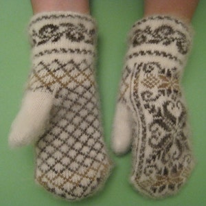 Traditional Selbu Norway Rose 3 color ornament Nordic Mittens Knit and Felt Natural Goat Down wool yarn Nice Warm Soft for hands