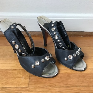 Vintage 1950s Pin-Up Black Leatherette Vamp Studded Stilettos
