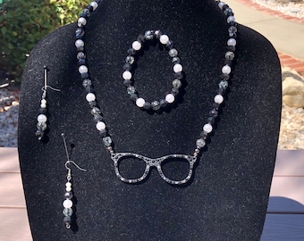 Black & Pearl Bead Pendant Necklace Set
