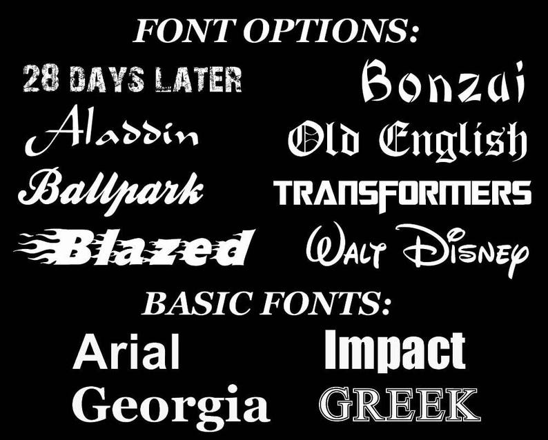 K&ouml;nnte beinhalten: Ein Schwarzwei&szlig;bild, das eine Liste von Schriftartoptionen zeigt. Die Schriftarten umfassen 28 Days Later, Bonzai, Aladdin, Old English, Ballpark, Transformers, Blazed, Walt Disney, Arial, Impact, Georgia und Greek.