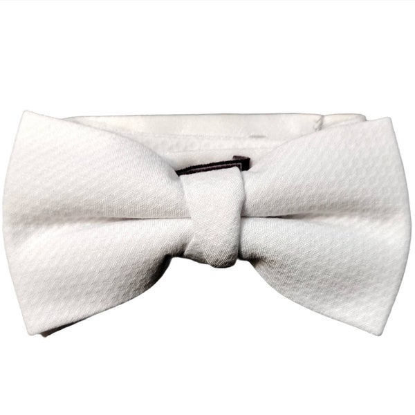 Mens Luxury Marcella Style Golf Texture Design White Bow Tie Pre-Tied