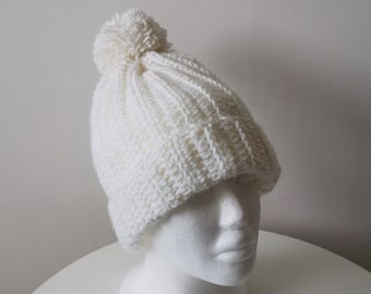 Ivory knit beanie pom pom - Beanie hat - winter hat - warm knit cap - women winter hat - bobble hat - vegan knitted beanie - pompom beanie
