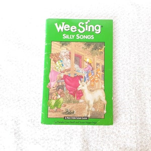 専用　Wee sing 18冊 Wee Sing Children's Songs and Fingerplays - Paperback - GOOD