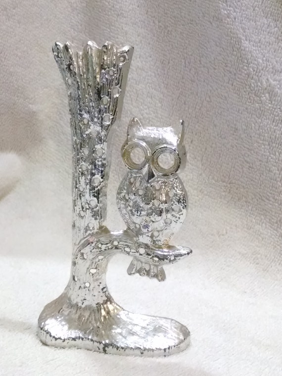 Pretty Silvery Owl In Tree Earing Storage