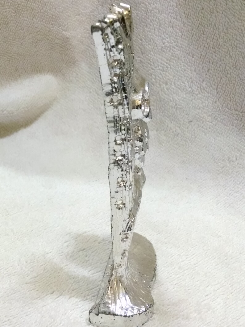 Pretty Silvery Owl In Tree Earing Storage