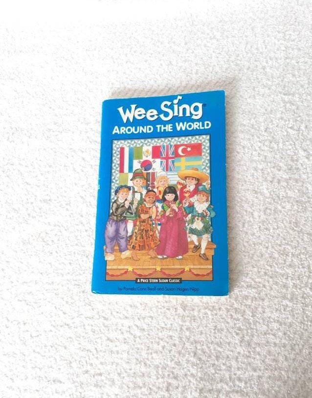 専用　Wee sing 18冊 Wee Sing Children's Songs and Fingerplays - Paperback - GOOD