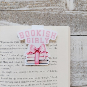Bookish Magnetic Bookmark - Book Stack Magnetic Bookmark - Coquette Bow Bookmark - Bookish Girl Bookmark - Reader Gift - Cute Bookmark