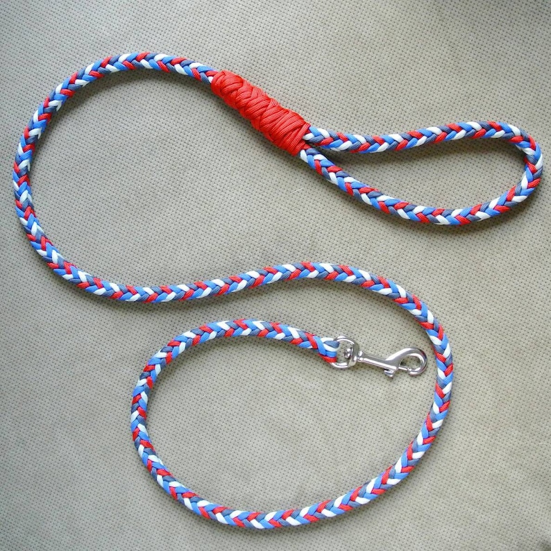 CUSTOMIZABLE Paracord Dog Leash Handmade Out of 550 Paracord. Etsy