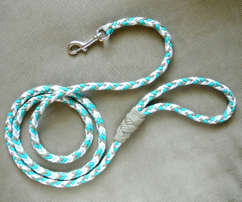 paracord leash handle